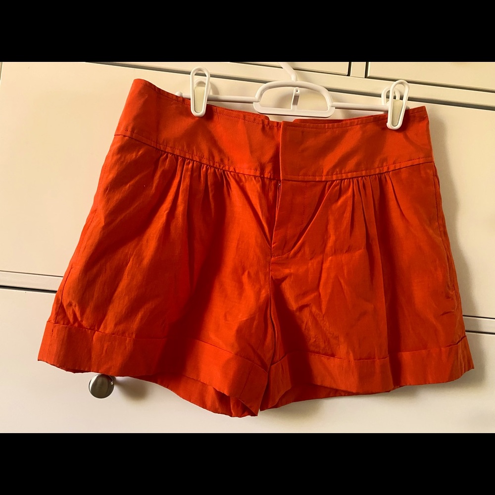 Club Monaco elegant shorts